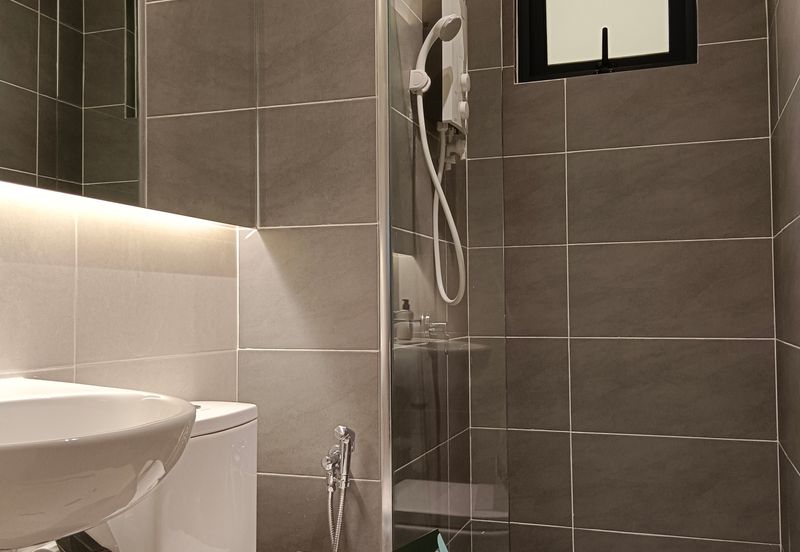 New Luxury Condo D’Idaman Residensi @ Tasik Selatan. Walking distance to Bandar Tasik Selatan LRT & MRT station