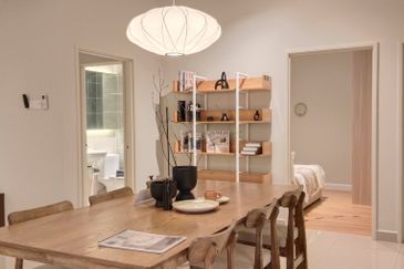 New Luxury Condo D’Idaman Residensi @ Tasik Selatan. Walking distance to Bandar Tasik Selatan LRT & MRT station