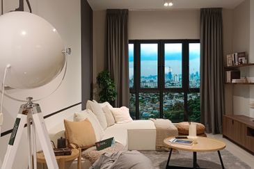 New Luxury Condo D’Idaman Residensi @ Tasik Selatan. Walking distance to Bandar Tasik Selatan LRT & MRT station