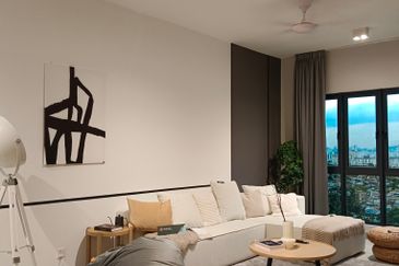 New Luxury Condo D’Idaman Residensi @ Tasik Selatan. Walking distance to Bandar Tasik Selatan LRT & MRT station