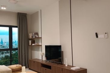 New Luxury Condo D’Idaman Residensi @ Tasik Selatan. Walking distance to Bandar Tasik Selatan LRT & MRT station