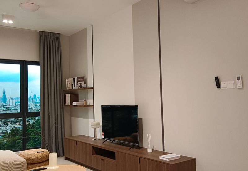 New Luxury Condo D’Idaman Residensi @ Tasik Selatan. Walking distance to Bandar Tasik Selatan LRT & MRT station