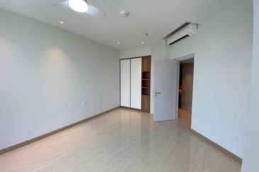 Luxury residence neighbouring to Courtyard by Marriott: Top Residency @ Setia Alam 