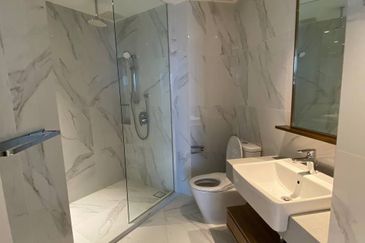 Luxury residence neighbouring to Courtyard by Marriott: Top Residency @ Setia Alam 