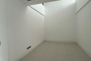 East Residence @ KLGCC