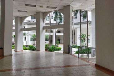 For Sale The Boulevard, Subang I 4 Br 2 Bath 