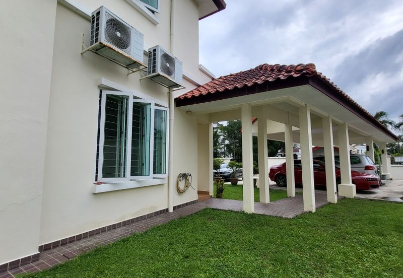 2 Storey Bungalow w Garden at Bukit Tunku