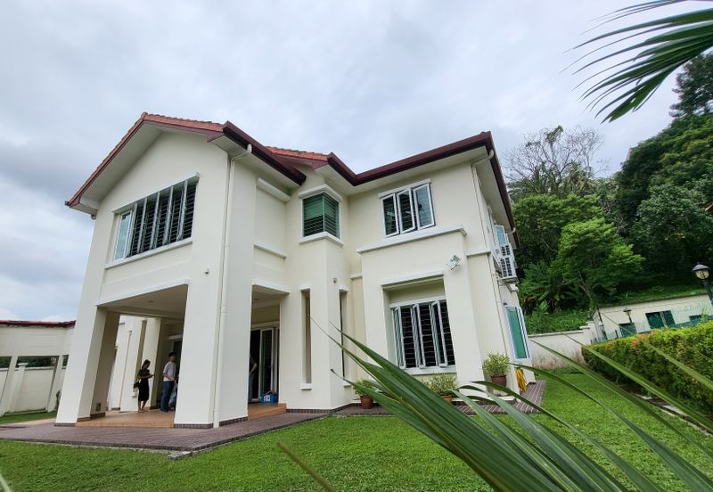 2 Storey Bungalow w Garden at Bukit Tunku