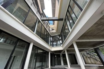  New Bungalow @ Country Heights Damansara Freehold