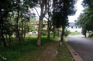Bungalow Residential Land Slope @ Country Heights Damansara | Freehold