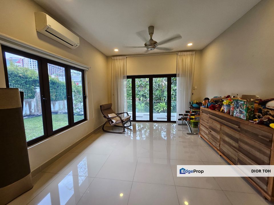2.5 Storey Bungalow PJ spacious garden  & greenery, Selangor, Petaling Jaya