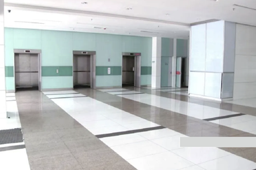 8 storey Enbloc Commercial Building for Rent at Kuala Lumpur. 