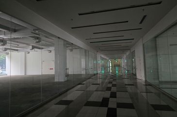 8 storey Enbloc Commercial Building for Rent at Kuala Lumpur. 