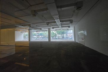 8 storey Enbloc Commercial Building for Rent at Kuala Lumpur. 