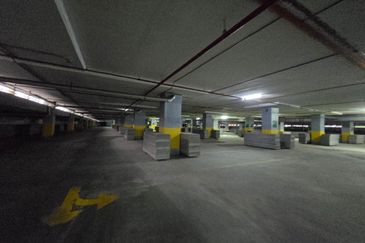 8 storey Enbloc Commercial Building for Rent at Kuala Lumpur. 