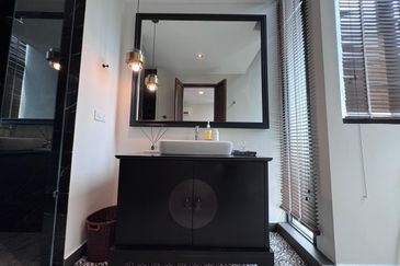 East Residence @ KLGCC