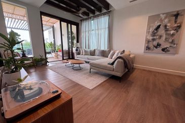 East Residence @ KLGCC