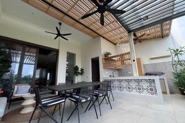 East Residence @ KLGCC