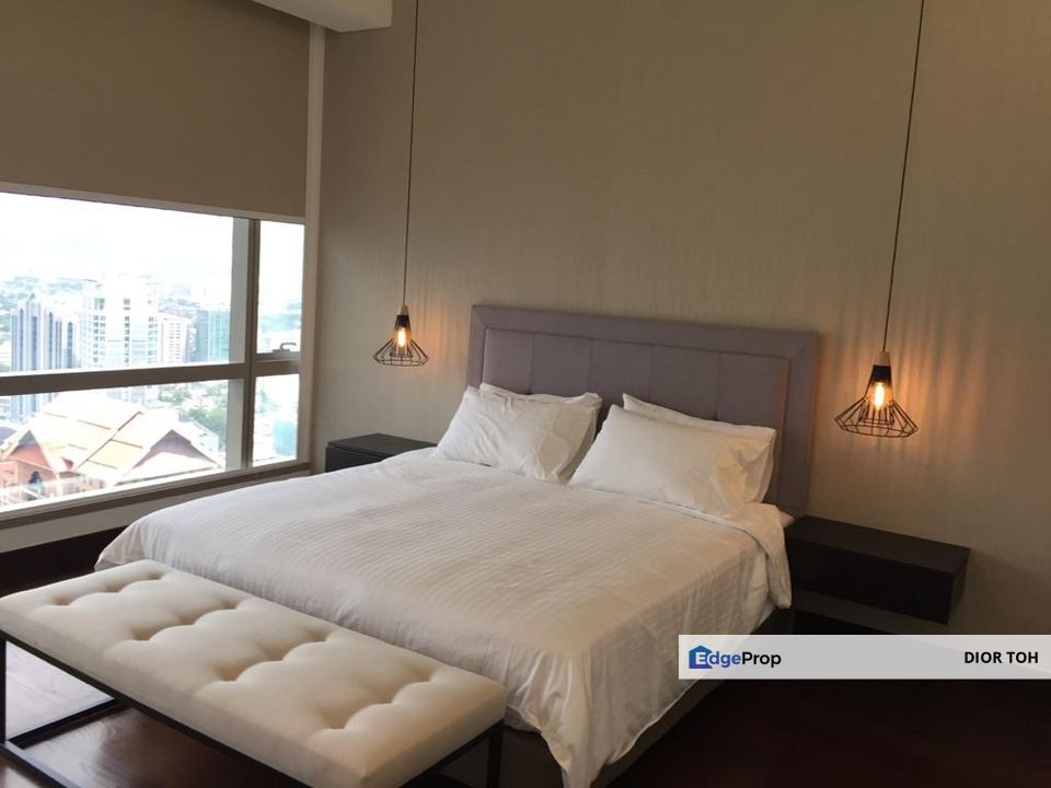 Banyan Tree Signatures @KLCC.Link bridge to Pavilion Shopping Mall & Banyan Tree hotel., Kuala Lumpur, KLCC