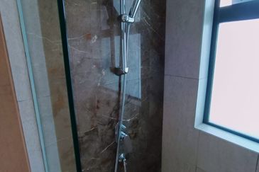 Datum Jelatek Residence