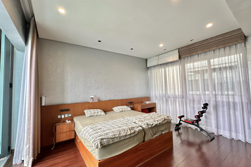 East Residence @ KLGCC