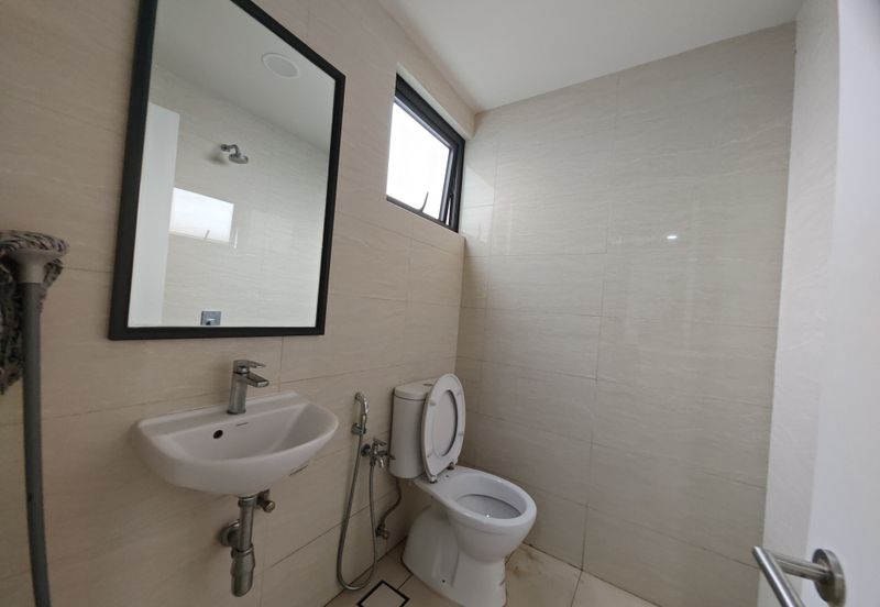 Mayfair Residences @ Pavilion Embassy