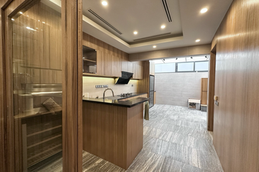 East Residence @ KLGCC