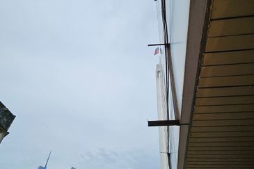 Rare End-lot 4-storey shop office with lift @ Bukit Bintang. Only 3km away from Pavilion and Lalaport BBCC.