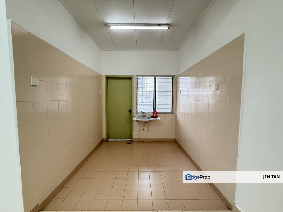 Below Bank Value unit at Randa Apartment Kota Kemuning, Selangor, Kota Kemuning