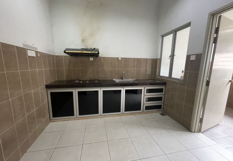 Below Market Price Duplex Townhouse at Lagoon Villas Kota Kemuning