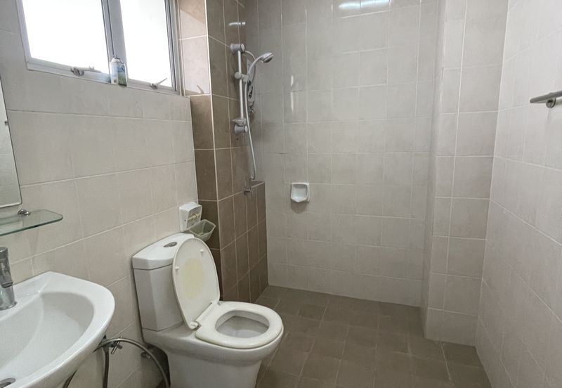 Below Market Price Duplex Townhouse at Lagoon Villas Kota Kemuning