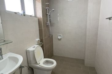 Below Market Price Duplex Townhouse at Lagoon Villas Kota Kemuning