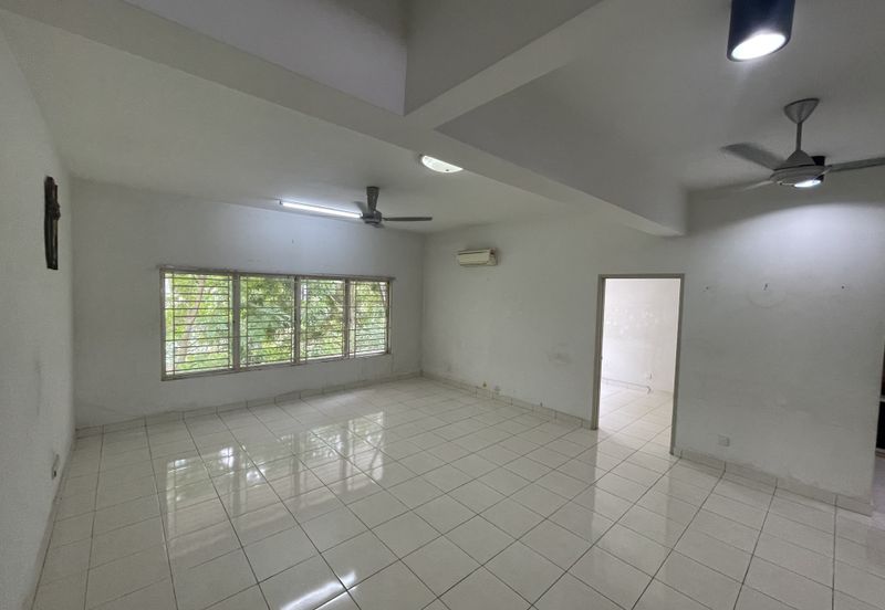 Below Market Price Duplex Townhouse at Lagoon Villas Kota Kemuning