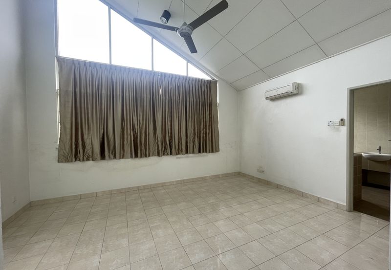 Below Market Price Duplex Townhouse at Lagoon Villas Kota Kemuning