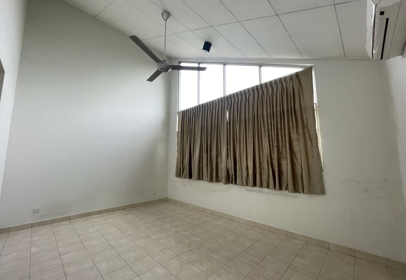 Below Market Price Duplex Townhouse at Lagoon Villas Kota Kemuning