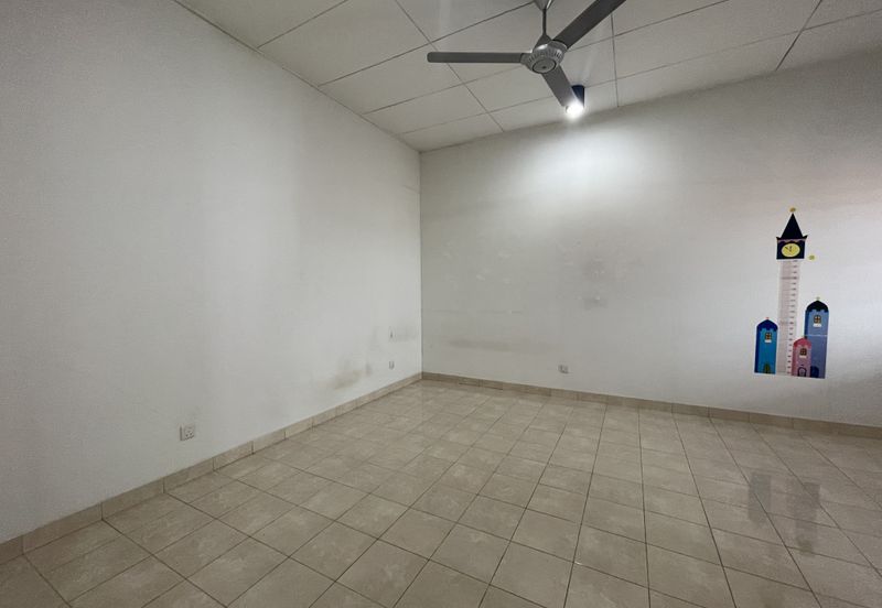 Below Market Price Duplex Townhouse at Lagoon Villas Kota Kemuning