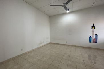 Below Market Price Duplex Townhouse at Lagoon Villas Kota Kemuning