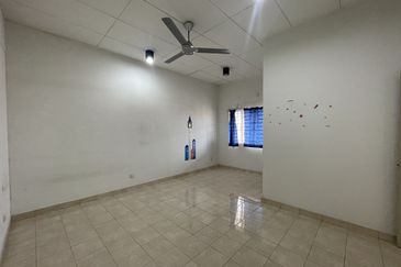 Below Market Price Duplex Townhouse at Lagoon Villas Kota Kemuning