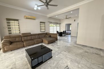 Fully Furnished Endlot Terrace house for Rent