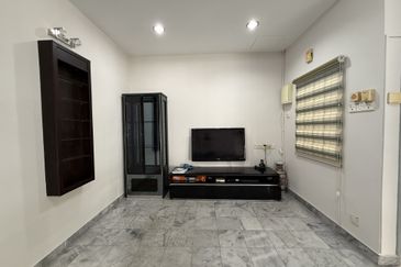 Fully Furnished Endlot Terrace house for Rent