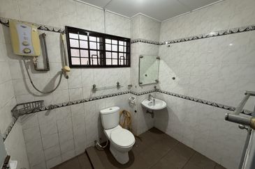 Fully Furnished Endlot Terrace house for Rent