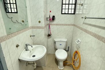 Fully Furnished Endlot Terrace house for Rent