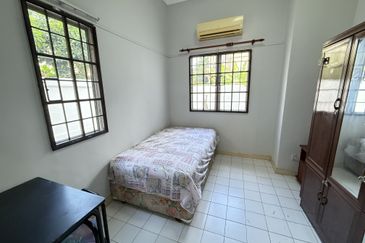 Fully Furnished Endlot Terrace house for Rent