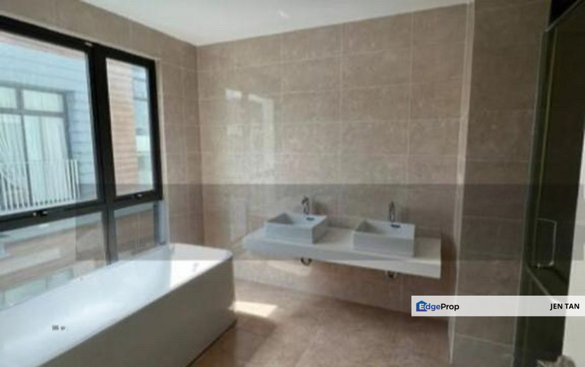 Bungalow with Clubhouse Facilities, Selangor, Kota Kemuning