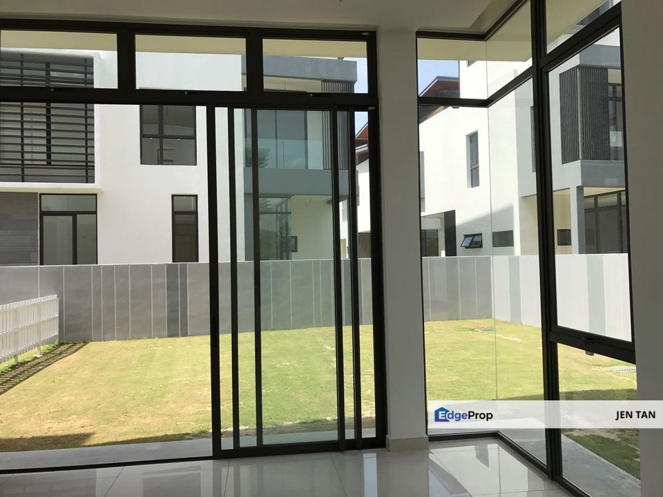 Bungalow with Clubhouse Facilities, Selangor, Kota Kemuning