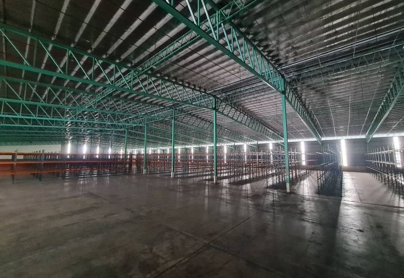 Detached factory at Bukit Jelutung U8 Shah Alam for Rent