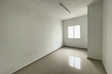 Corner unit For Sale @Saujana Damansara