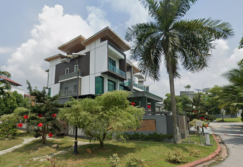 Blu Water Bungalow Land @Seri Kembangan For Sale