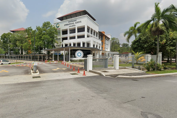 Blu Water Bungalow Land @Seri Kembangan For Sale