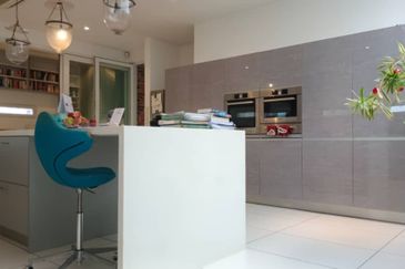 Single storey bungalow in taman duta